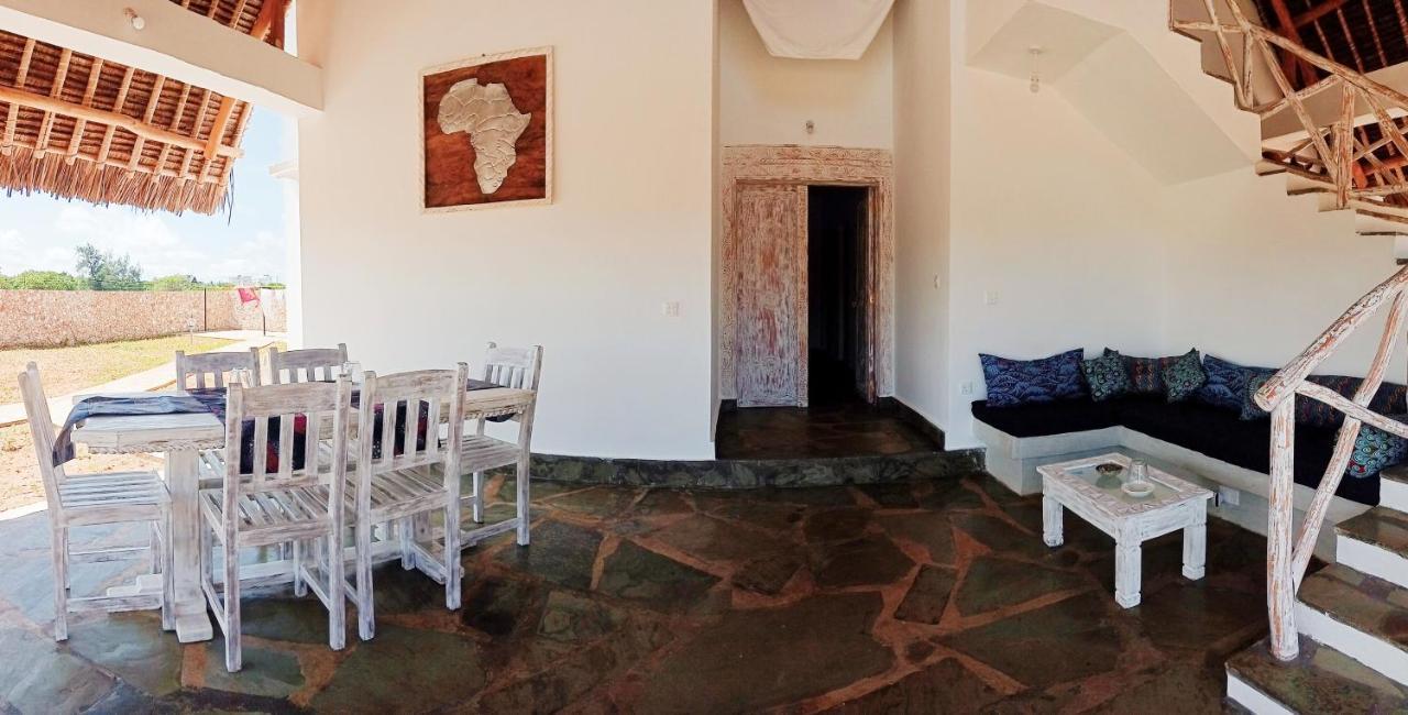Bed and Breakfast Nyuso Za Afrika à Watamu Extérieur photo