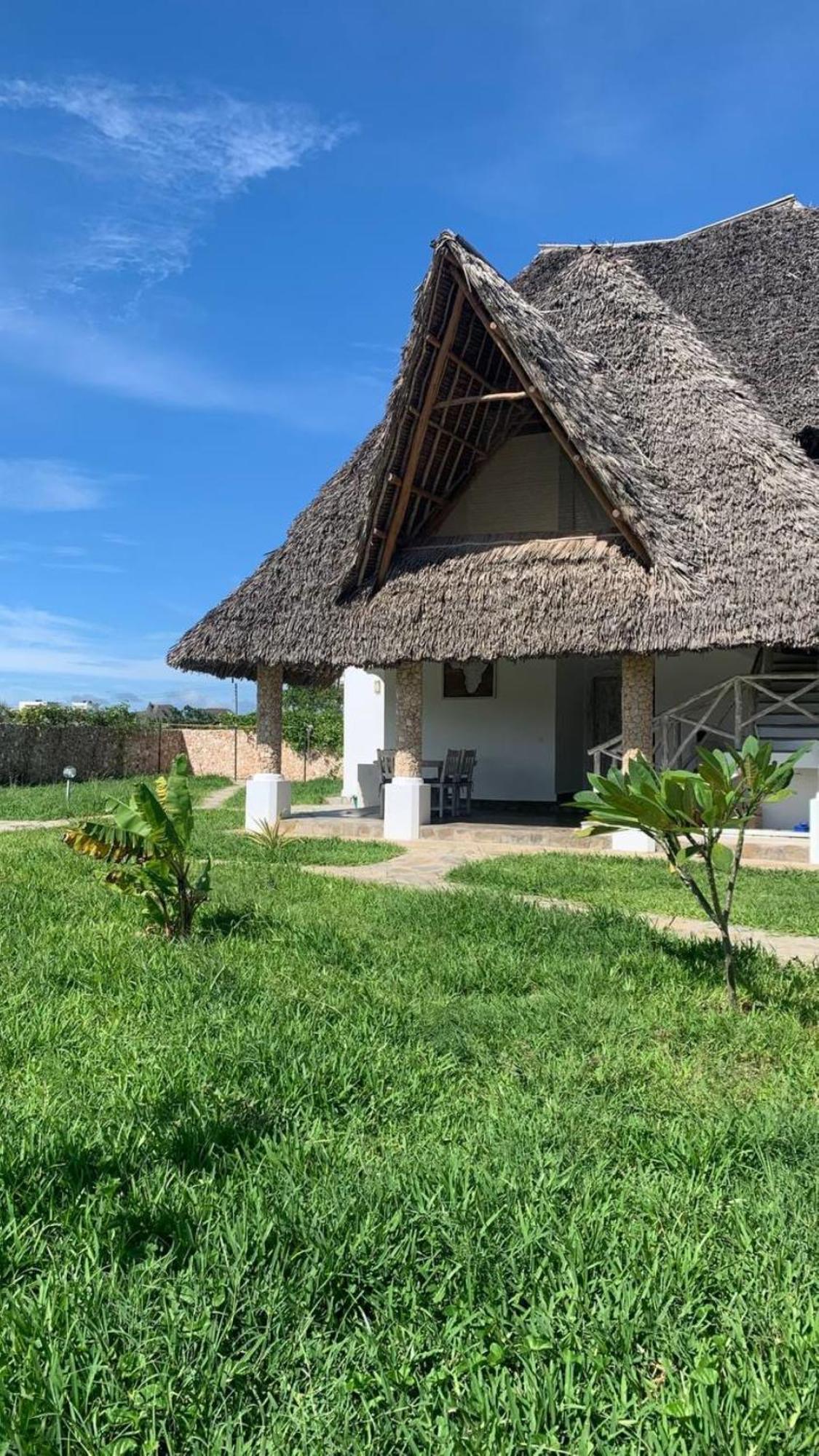 Bed and Breakfast Nyuso Za Afrika à Watamu Extérieur photo